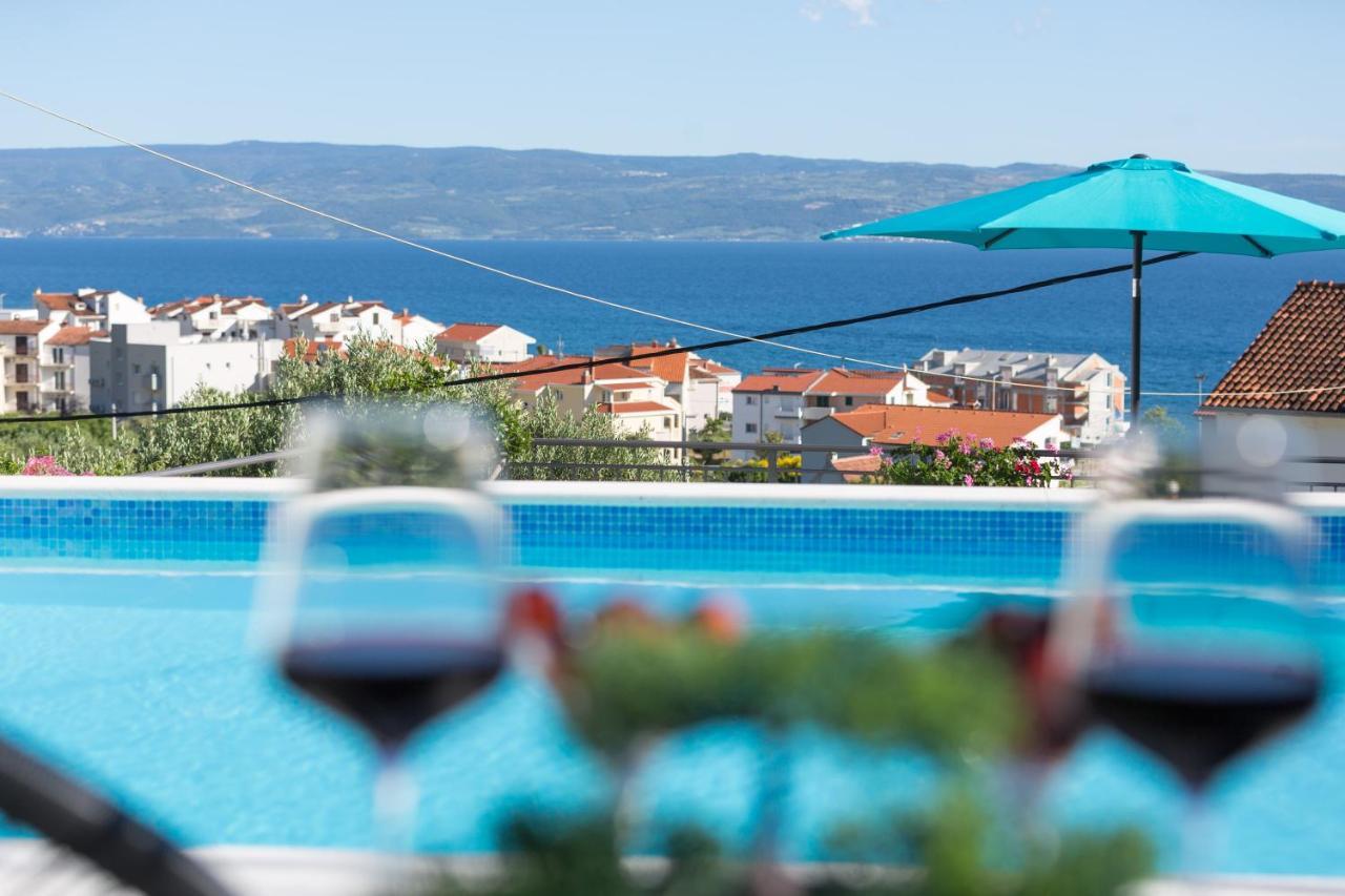 Apartments Lidija: Sea View with Exclusive Hot Tub or Pool Access Podstrana Exterior photo
