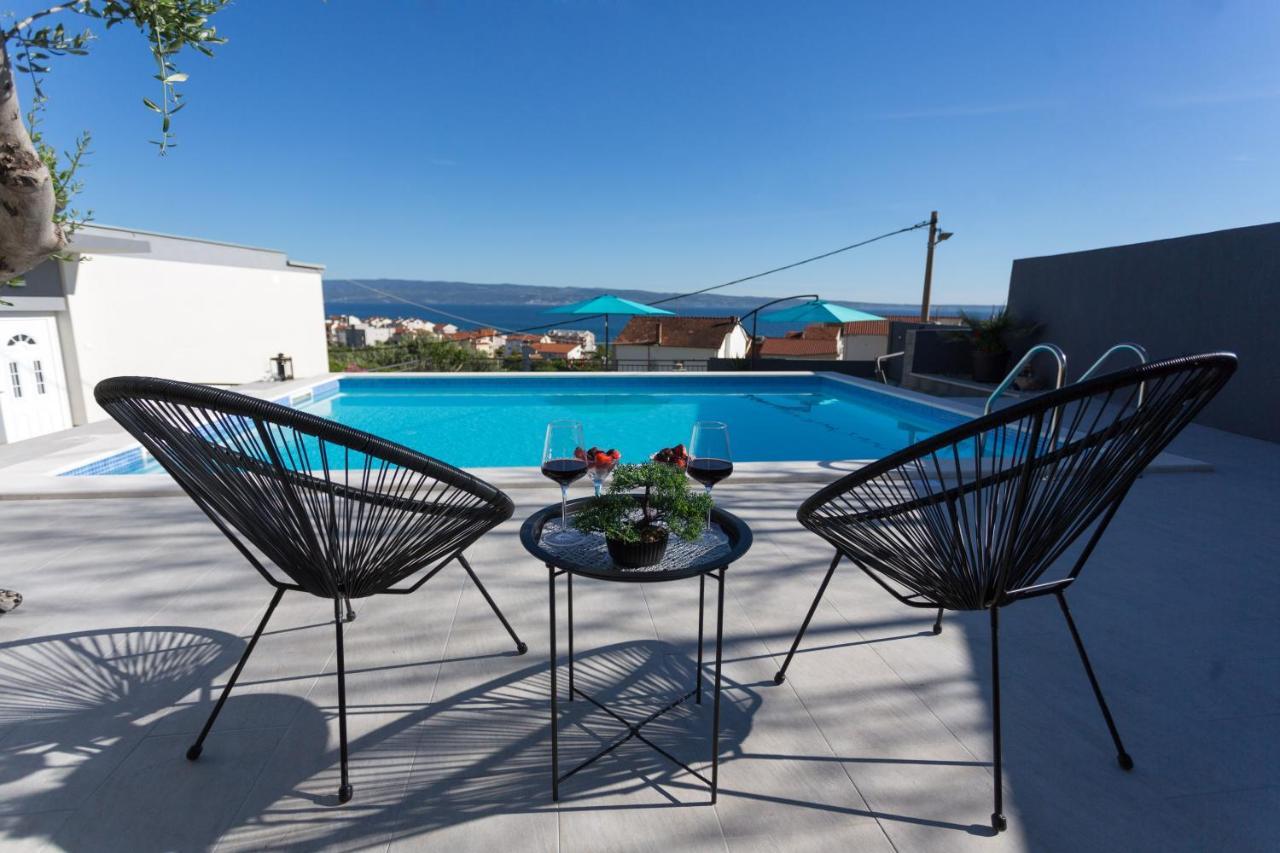Apartments Lidija: Sea View with Exclusive Hot Tub or Pool Access Podstrana Exterior photo