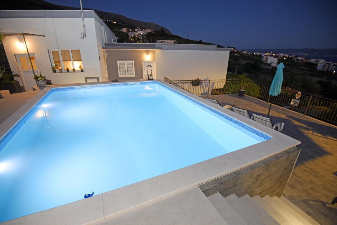Apartments Lidija: Sea View with Exclusive Hot Tub or Pool Access Podstrana Exterior photo