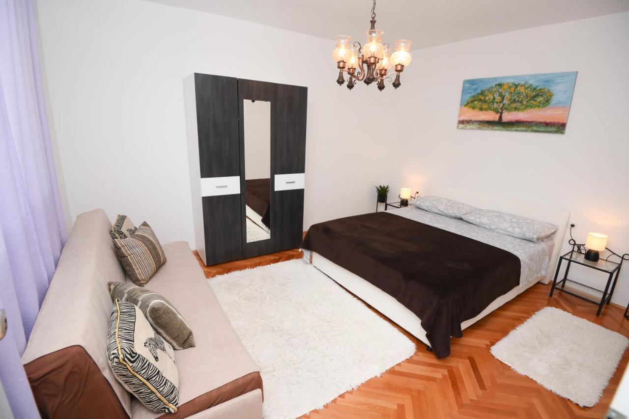 Apartments Lidija: Sea View with Exclusive Hot Tub or Pool Access Podstrana Exterior photo